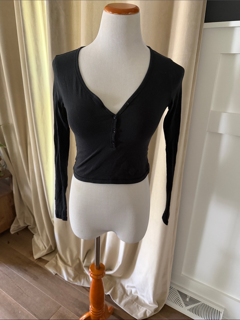 SKIMS Black Long-Sleeve Cropped Henley